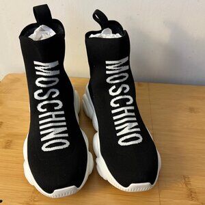 New in Box Moschino Socks Sox Sneakers Teddy Bear Soles Black and White US 8.5